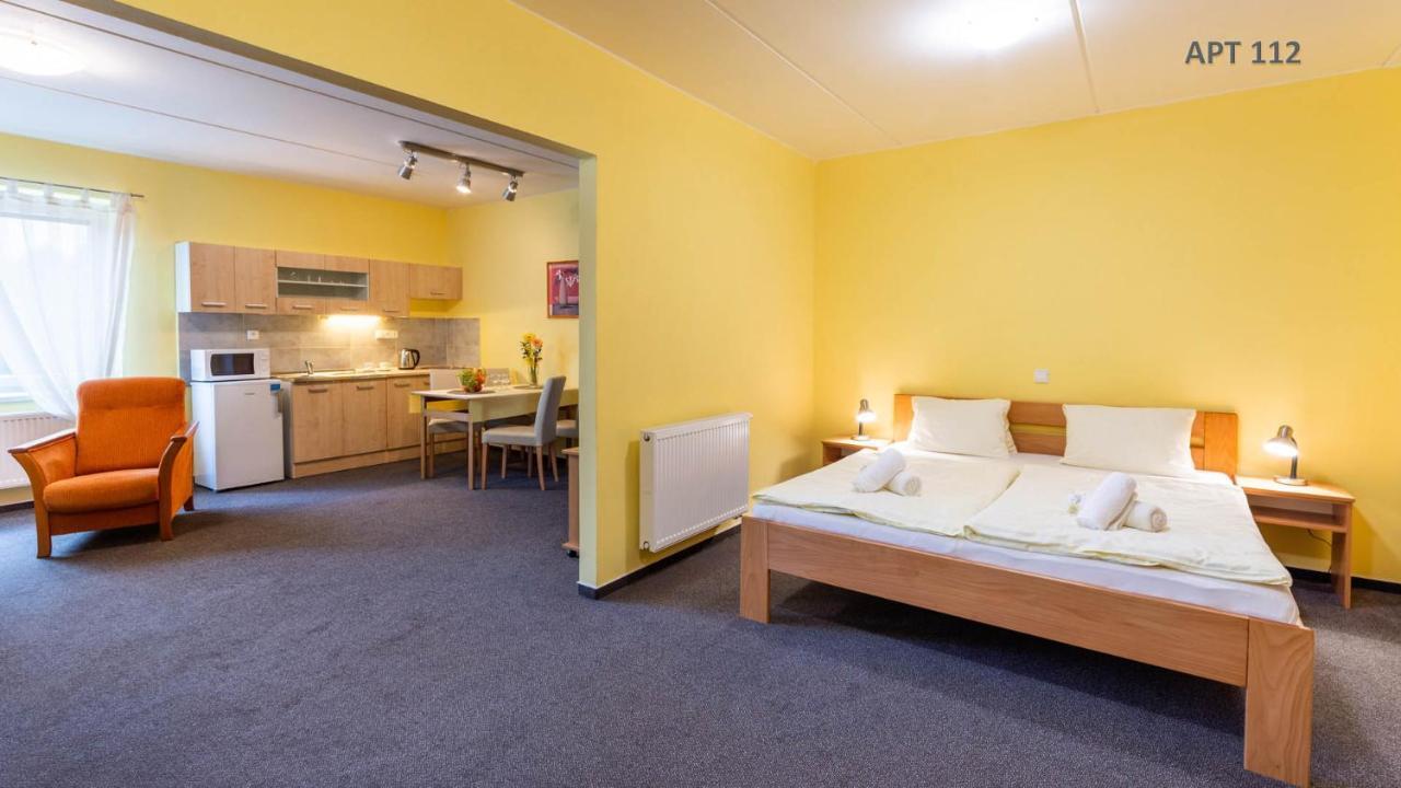 Hotel&wellness Knižecí rybník Tábor Exterior foto