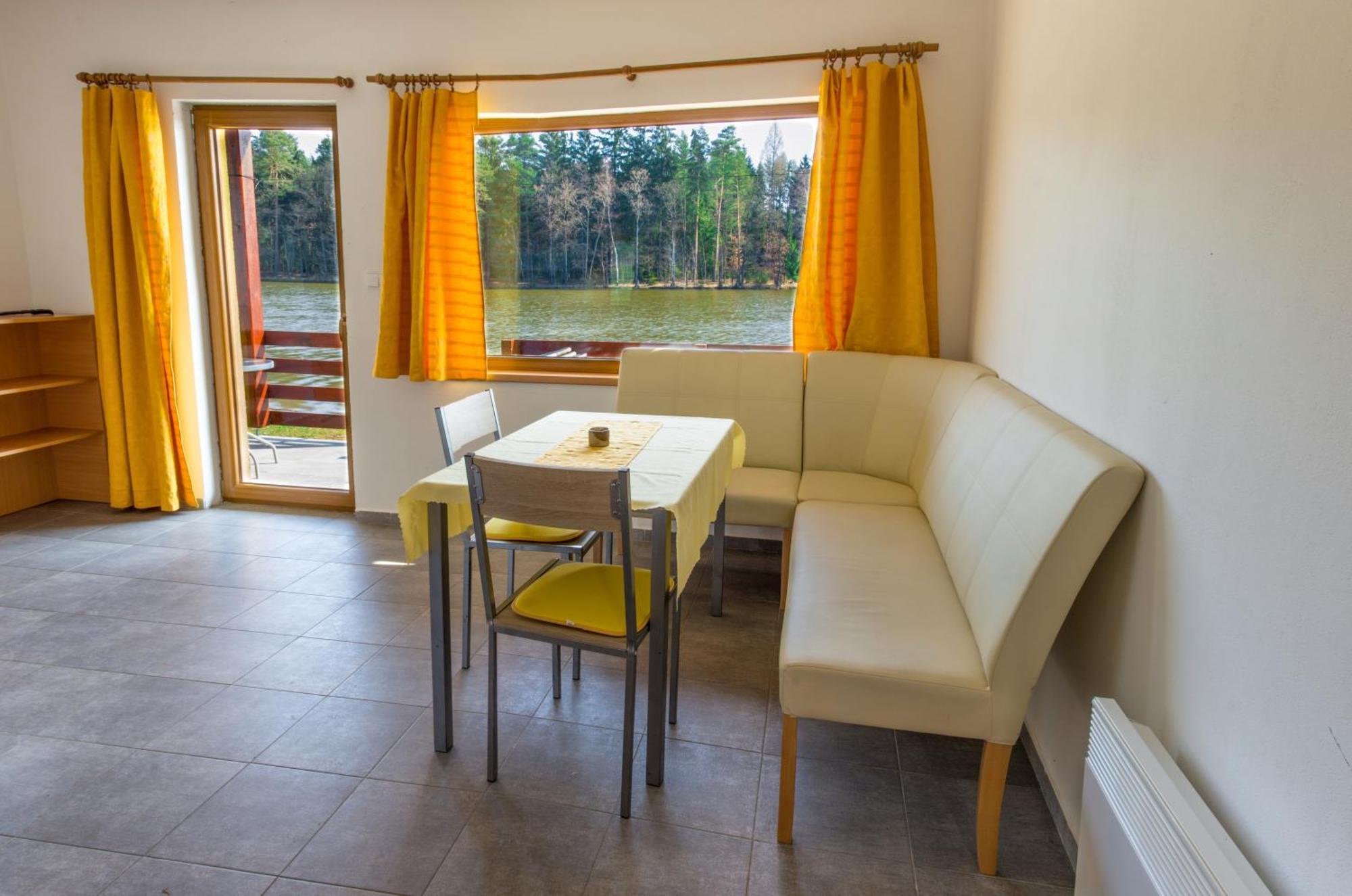 Hotel&wellness Knižecí rybník Tábor Exterior foto