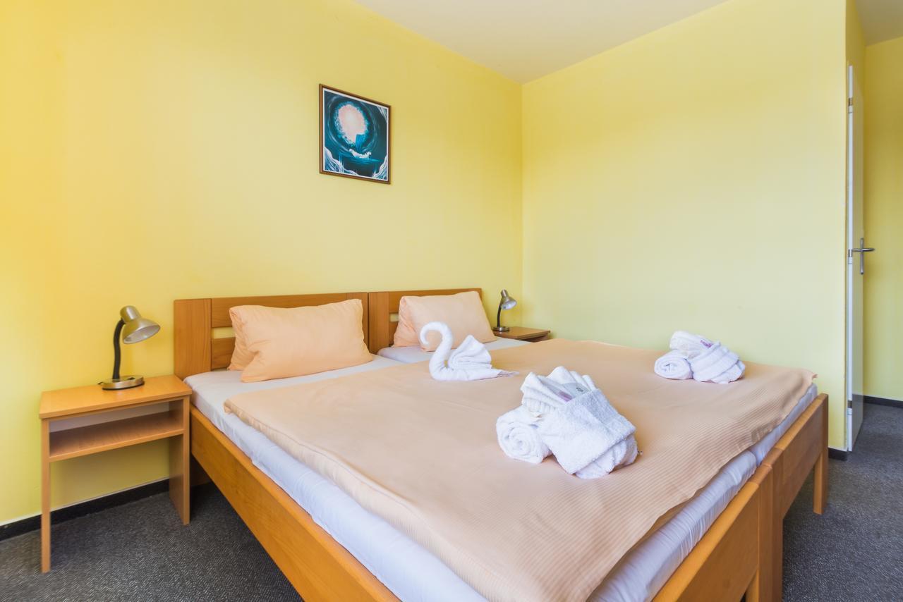 Hotel&wellness Knižecí rybník Tábor Exterior foto